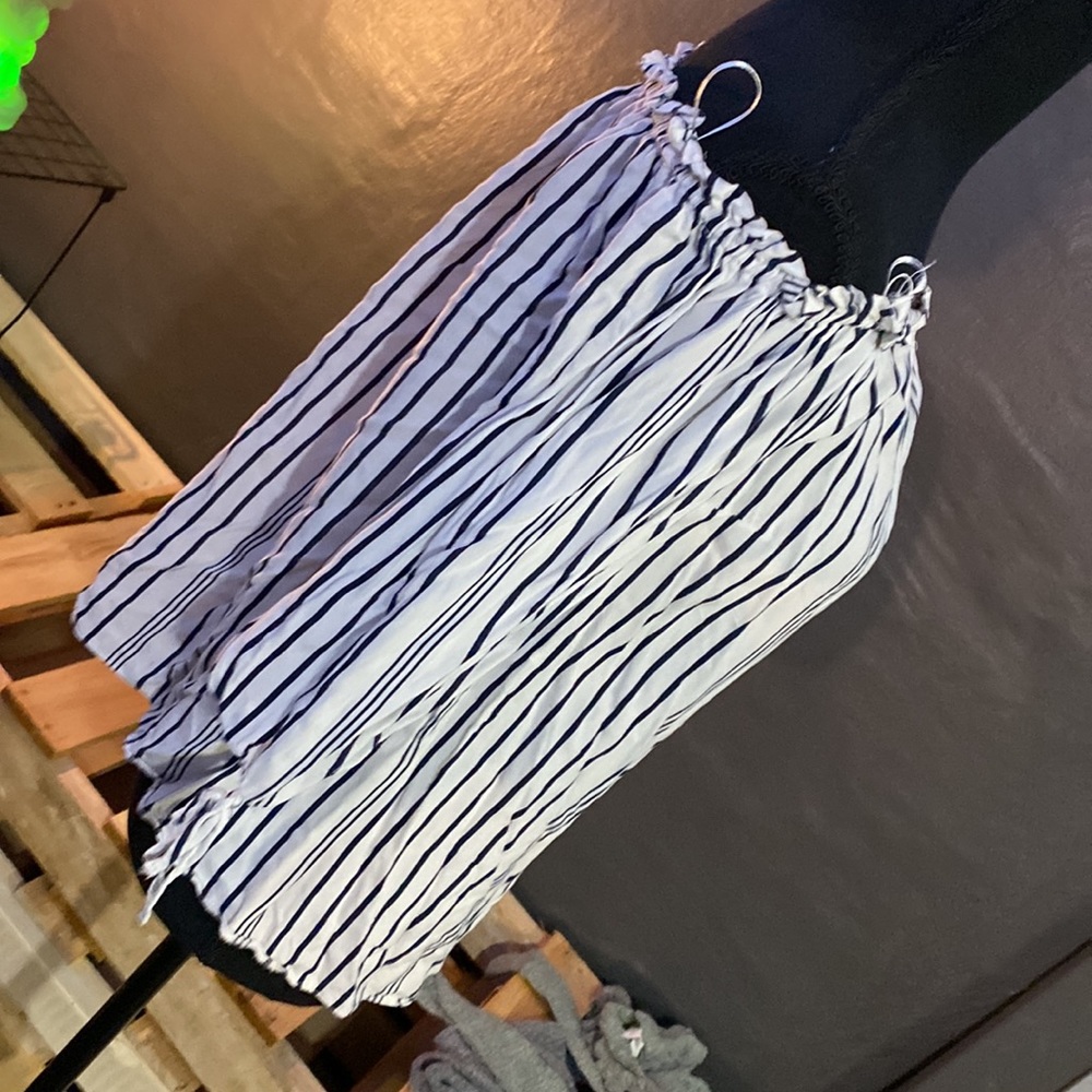 F & F.
US size 8 - Picture 3 of 7